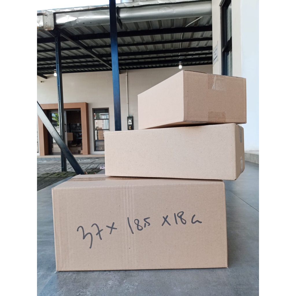 

KARDUS PACKING KARTON BOX 37x18,5x18cmDUS KOTAK PACKAGING SEDANG POLOS (harga perpaket 10pcs)