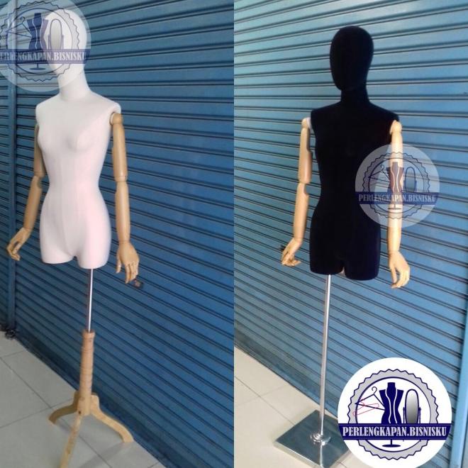 Manekin Tangan Kayu (Kepala Foam)