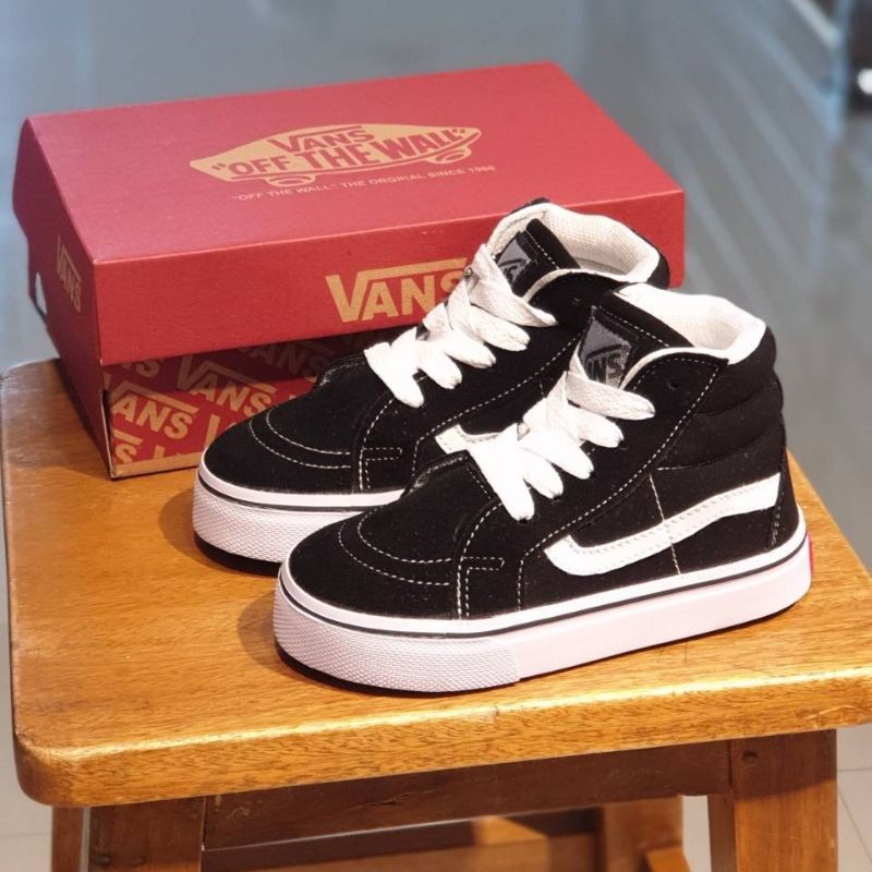 sepatu vans anak sepatu anak vans sk8 hi black white sudah termasuk box &amp; free kaus kaki .