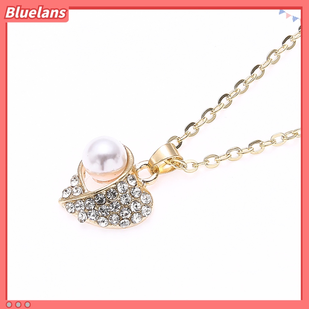 Kalung Rantai Dengan Liontin Bentuk Hati Aksen Berlian Imitasi Untuk Wanita