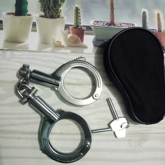 borgol tangan borgol india