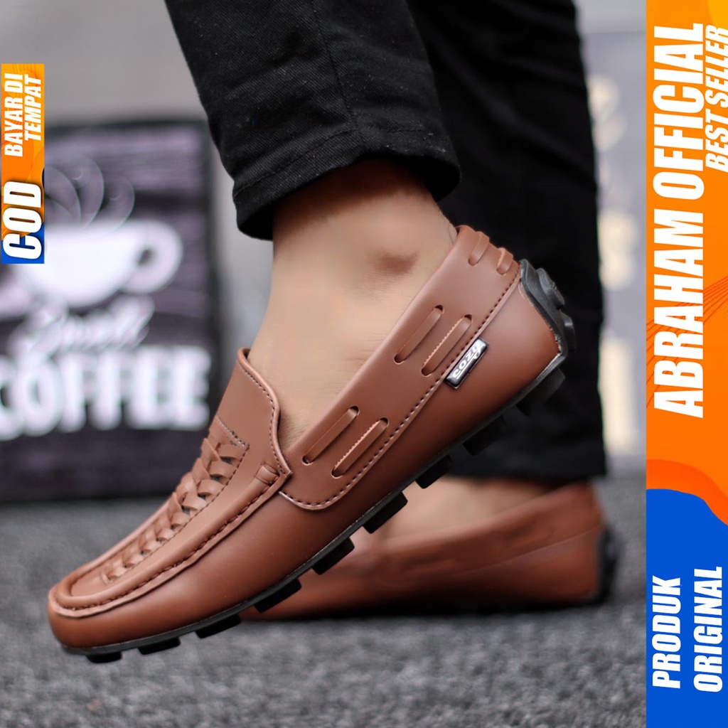 Sepatu Slip On Casual Anti Slip Kerja Santai Hitam Pria Abraham Morits