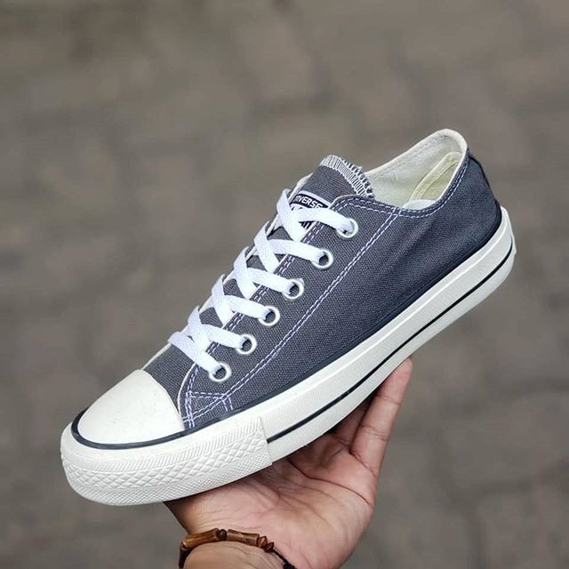 Sepatu Converse pria dan wanita