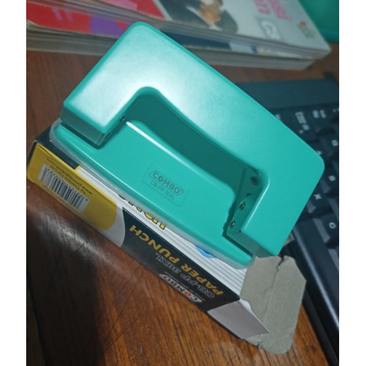 

Limited Pembolong Kertas / Pelubang Kertas Kecil / Paper Punch 30Xl (Ungu) Terbatas