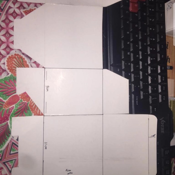 

Dijual Piso Bok Diecut Uk 11X9X10.5Cm Berkualitas