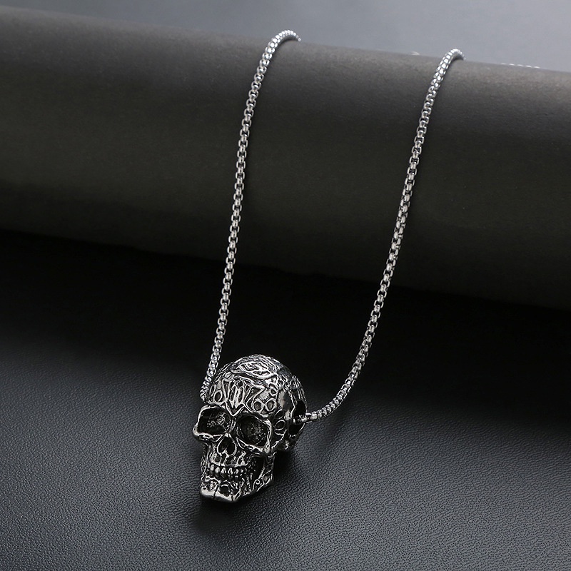 Kalung Rantai Panjang Liontin Tengkorak Bahan titanium steel Gaya hip hop Untuk sweater