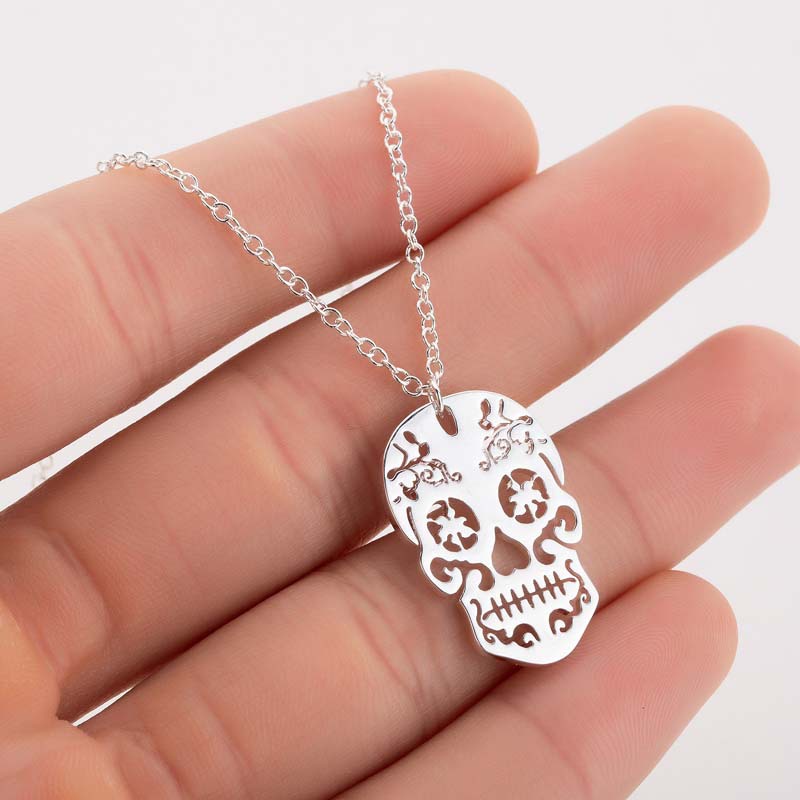 Kalung Rantai Bahan stainless steel Desain Tengkorak hollow Gaya Eropa Amerika Untuk Halloween