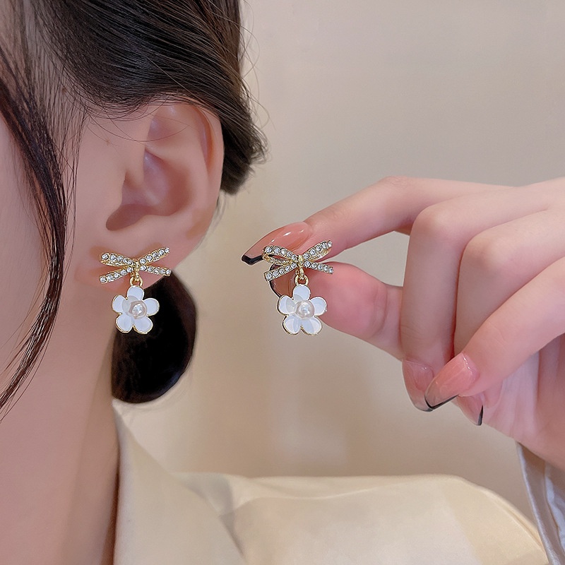 Anting Tusuk Sterling silver 925 Desain Bunga Hias Berlian Imitasi Mewah Untuk Wanita