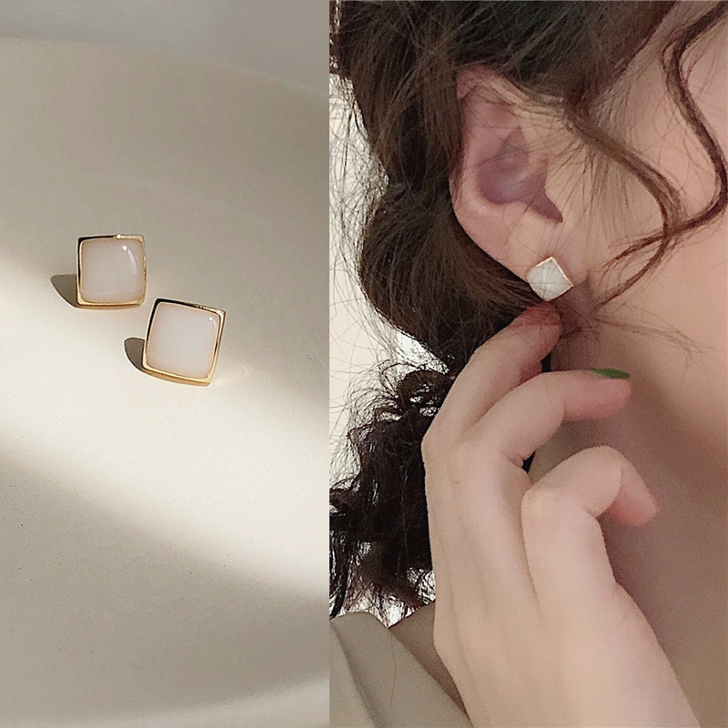 Anting Tusuk Wanita Model Elegan Mewah Untuk Musim Dingin