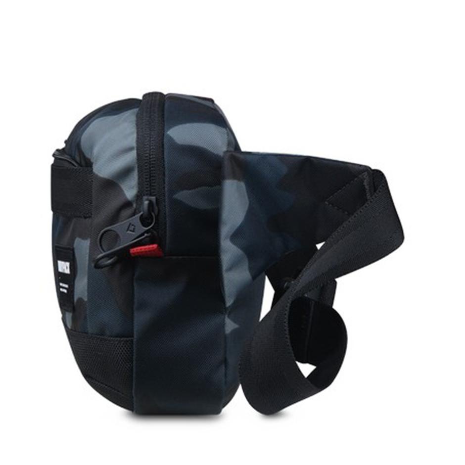 Paling Dicari Tas Pinggang Bodypack Flyker Waist Bag - Hitam