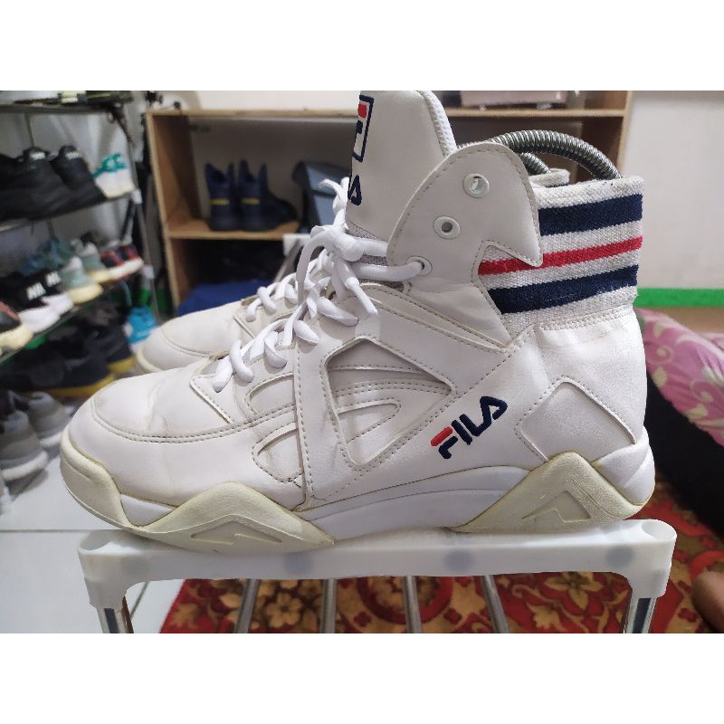 Sepatu Fila Basket Leather