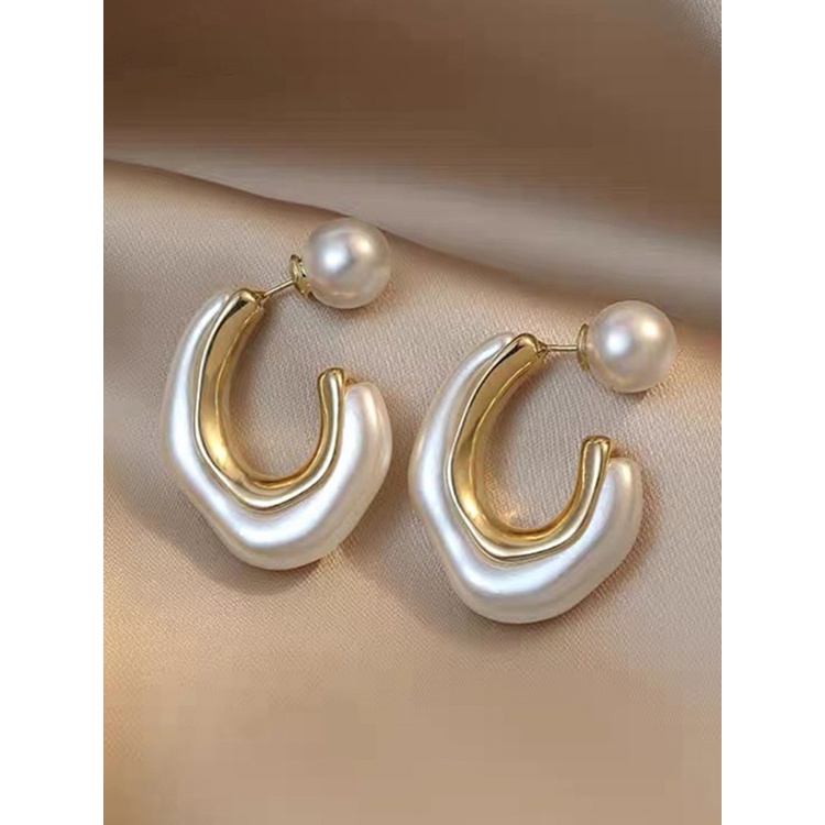 Anting Mutiara Berlian Imitasi Bentuk Bulat Bahan Alloy Warna Emas Untuk Wanita