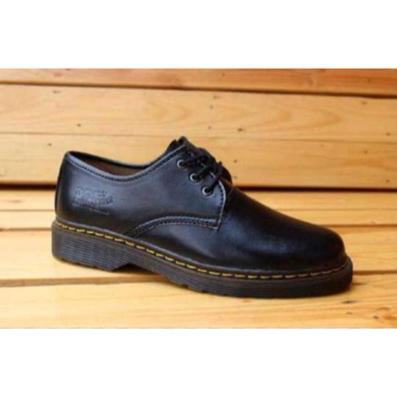 sepatu Dr , Martens  Docmart