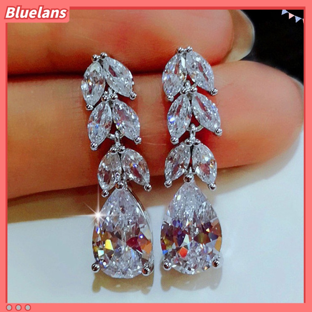 1 Pasang Anting Stud Bentuk Daun Menjuntai Aksen Berlian Imitasi Kubik Zirkonia Untuk Pernikahan