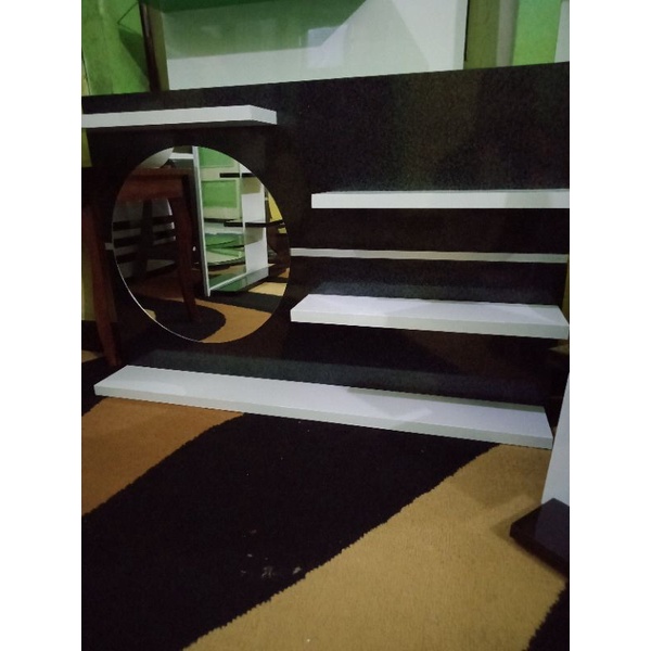 cermin hias marmer minimalis hpl