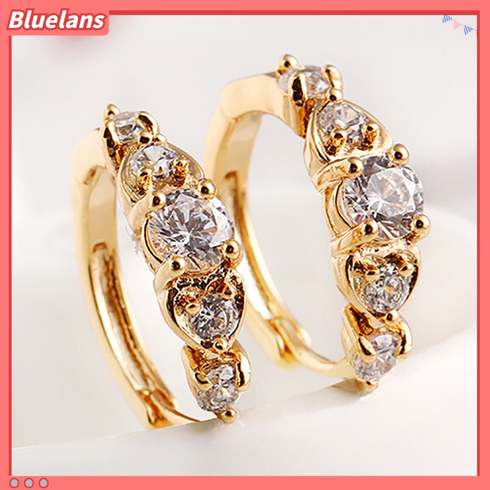 Anting Klip Lapis Emas Bentuk Hati Aksen Berlian Imitasi Untuk Wanita