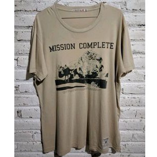 kaos one piece uniqlo