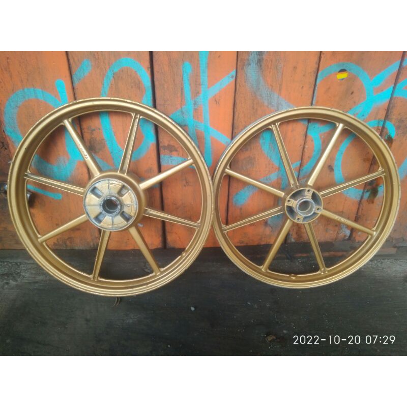pelek palang 8 velg v-rossi yamaha rx king ring 1.60x17/1.85x18