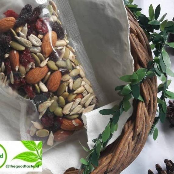 

IDZ5l5K--Trail Mix 100 gr