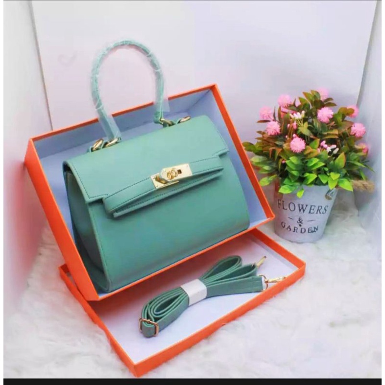 Tas Selempang Terbaru//Tas Wanita Shaf Elegant//fashion kekinian//fashion Wanita//tas wanita//tas pesta//tas cantik//tas murah//tas Sling bag//