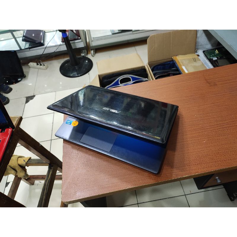 Laptop Asus RAM 4GB HDD 500GB Kondisi second berkwalitas Masih segel