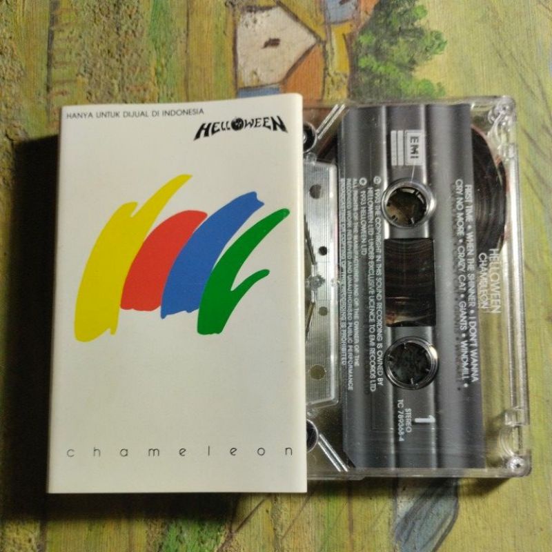 Kaset pita helloween chameleon