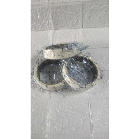 

Lakban kertas/Masking Tape 1inch Panjang +/-20meter