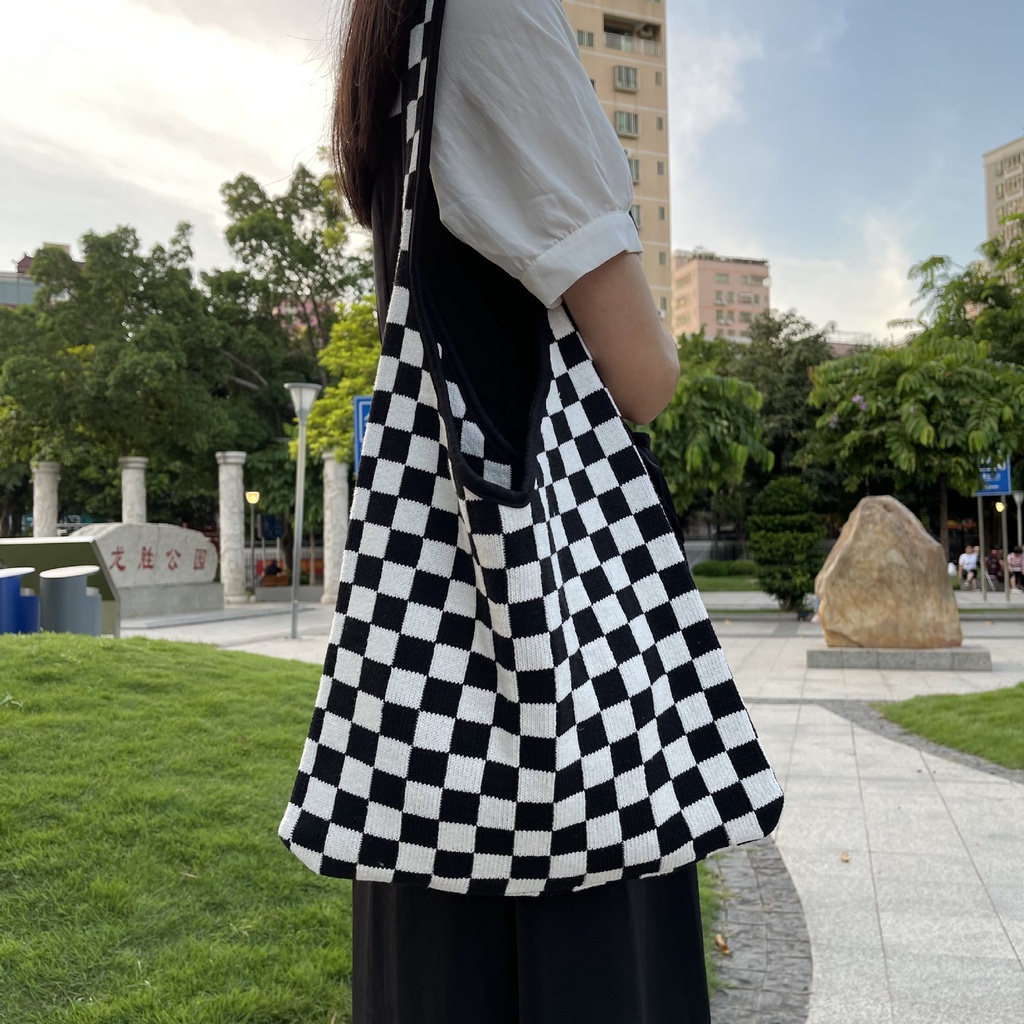 SIWOO - KOREAN KNITTED CHECKERED TOTEBAG BAG