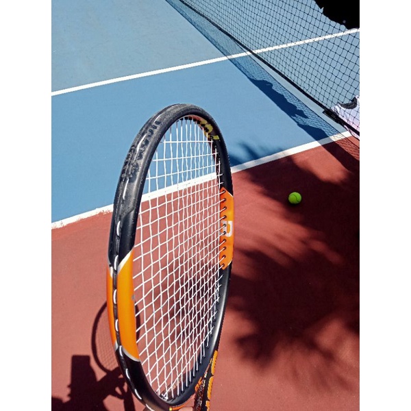 Raket Tenis Wilson Burn 95.