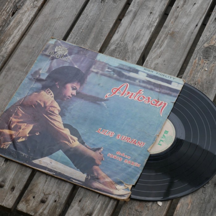 Piringan Hitam Lilis Suryani ; Antosan