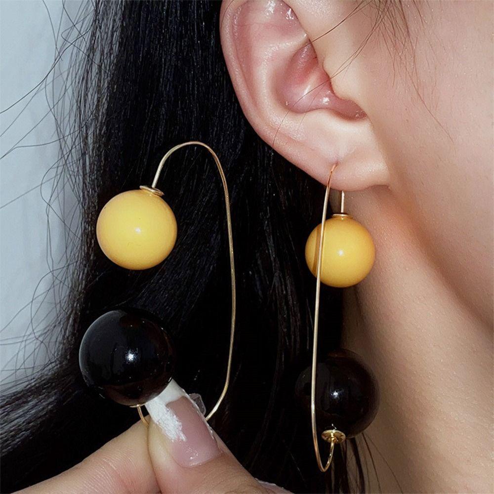 Mxbeauty Anting Bola Hitam Kuning Elegan Manis Untuk Gadis Menjuntai Anting Kepribadian Temperamen Drop Earrings Wanita Stud Earrings