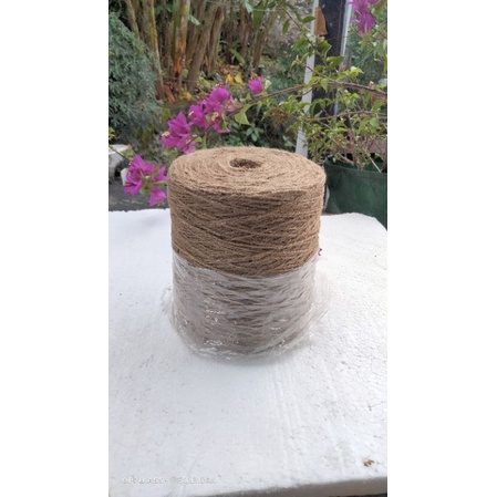 

tali goni 2 PLY berbentuk tabung dan panjang 1.500 meter untuk tali undangan dengan kualitas terbaik