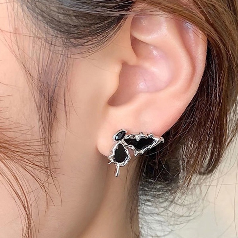 Anting Desain Kupu-Kupu Warna Hitam Gaya Harajuku