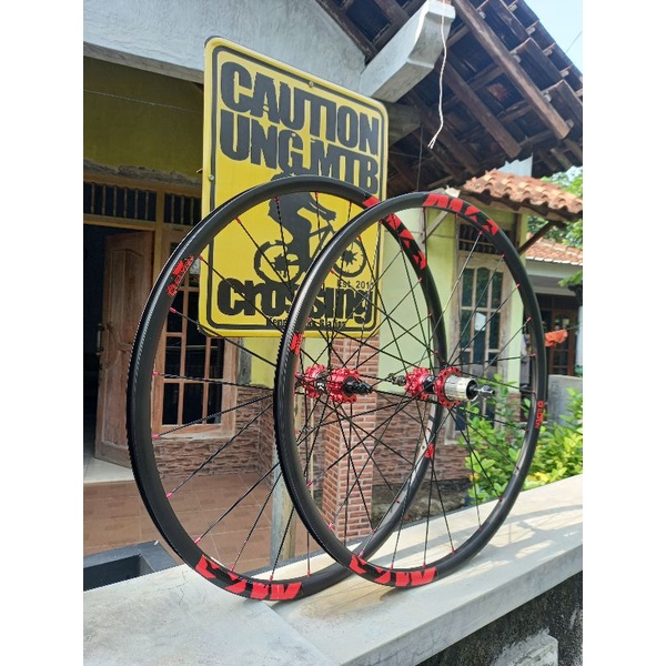 Wheelset Elyon 27.5 Wheel Set Elyon Bukan Wheelset XLR8 Strummer Mavic Crossmark Dt Swiss Hope Folke
