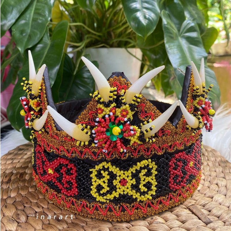 TOPI DAYAK PEREMPUAN DEWASA MAHKOTA TIGA