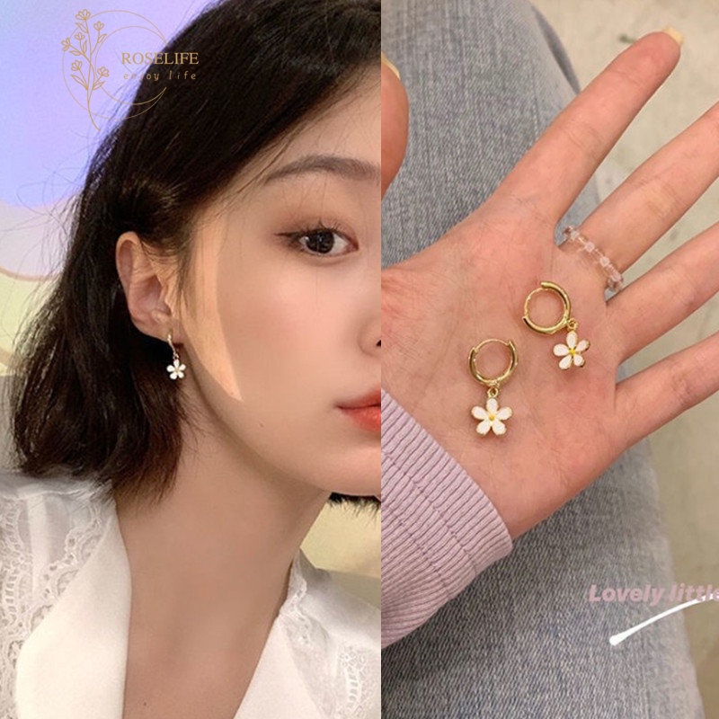 Anting Hoop Desain Bunga Daisy Kecil Warna Putih Gaya Korea Untuk Wanita