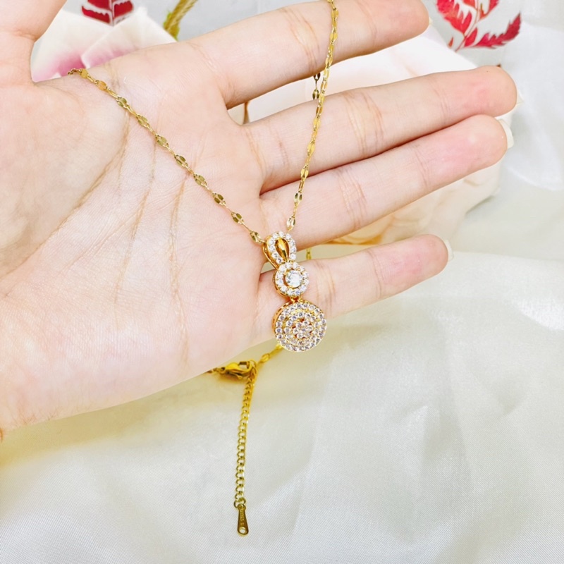 Kalung titanium Permata tingkat gold