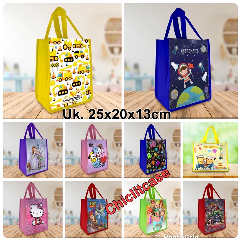 

Tas kantong snacks / goodie bag karakter cinamorol kuromi karakter kartun/ kantong ultah / kantong ulang tahun motif / tas souvenir karakter pokemon / goody bag