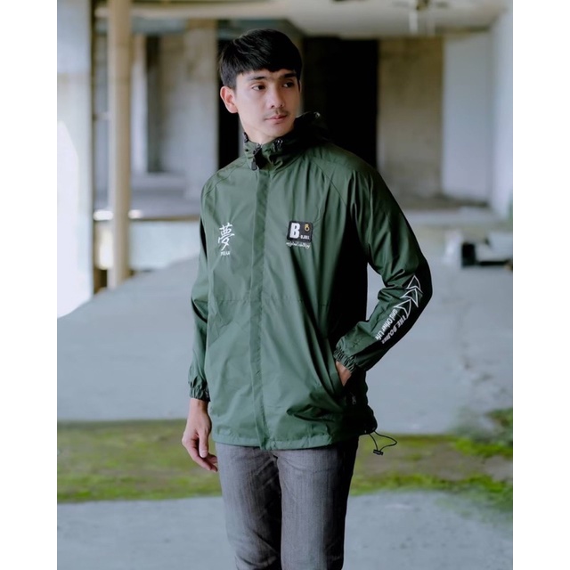 The Bojiel - Jaket Pria Jaket Parasut Jaket Outdoor Mountain Jaket Distro Jaket Casual Hijau