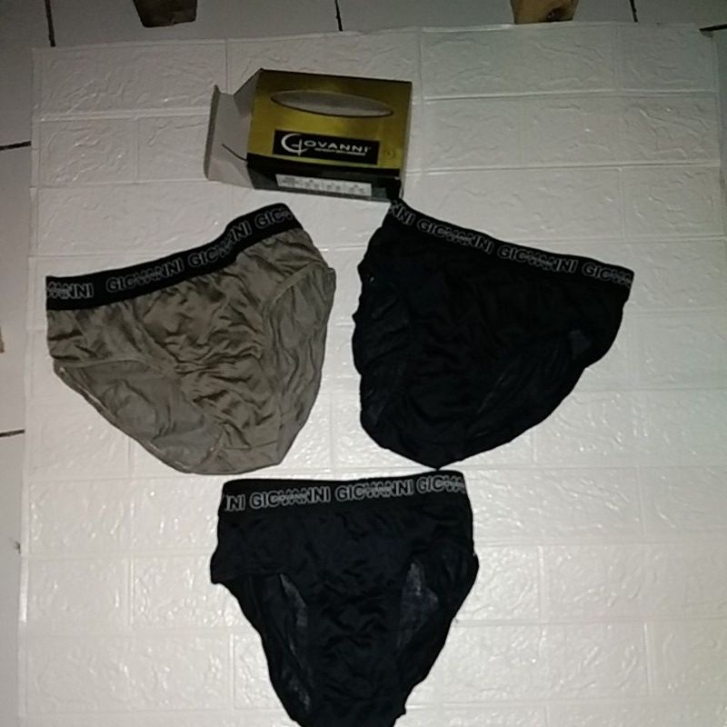 celana dalam Giovanni