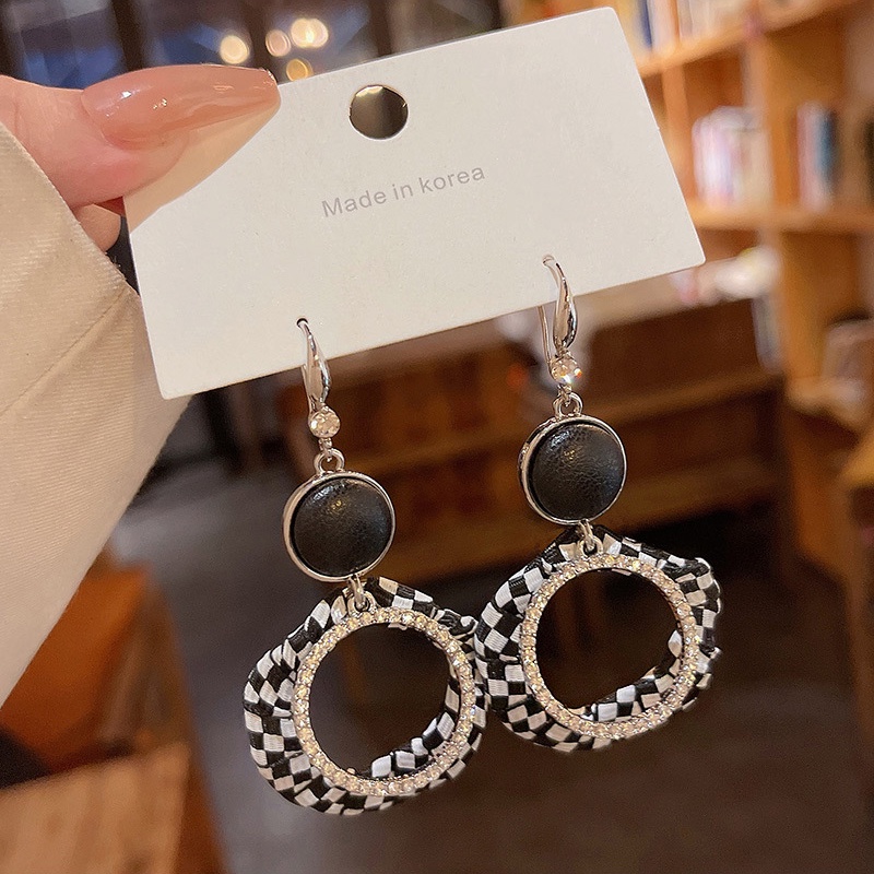 Anting Tusuk Gantung Bahan Sterling silver 925 Desain Geometri Hias Berlian Hitam Putih Untuk Wanita