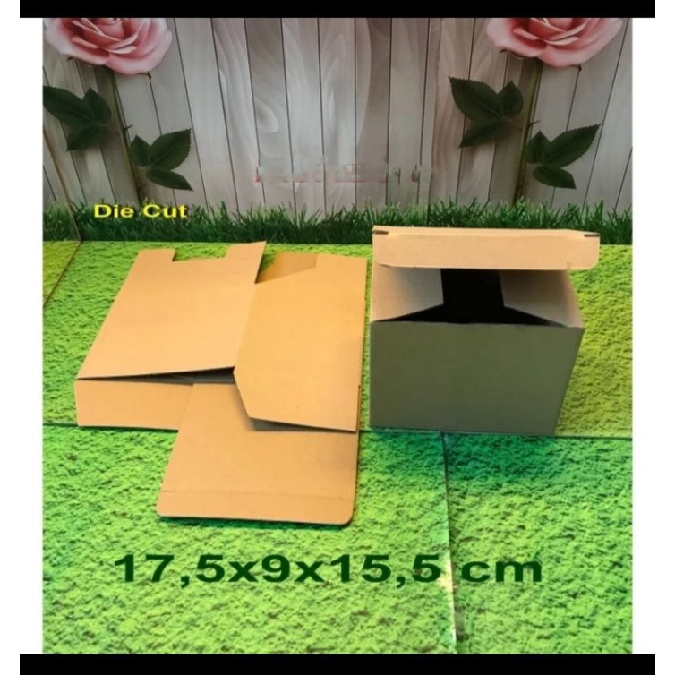 

Kardus karton Uk. 17,5x 9x 15,5cm.........Die Cut