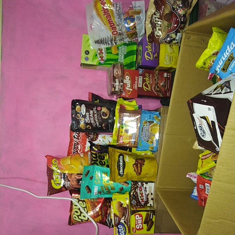 

1JAJAN BOX + 2 SEROK + BONUS