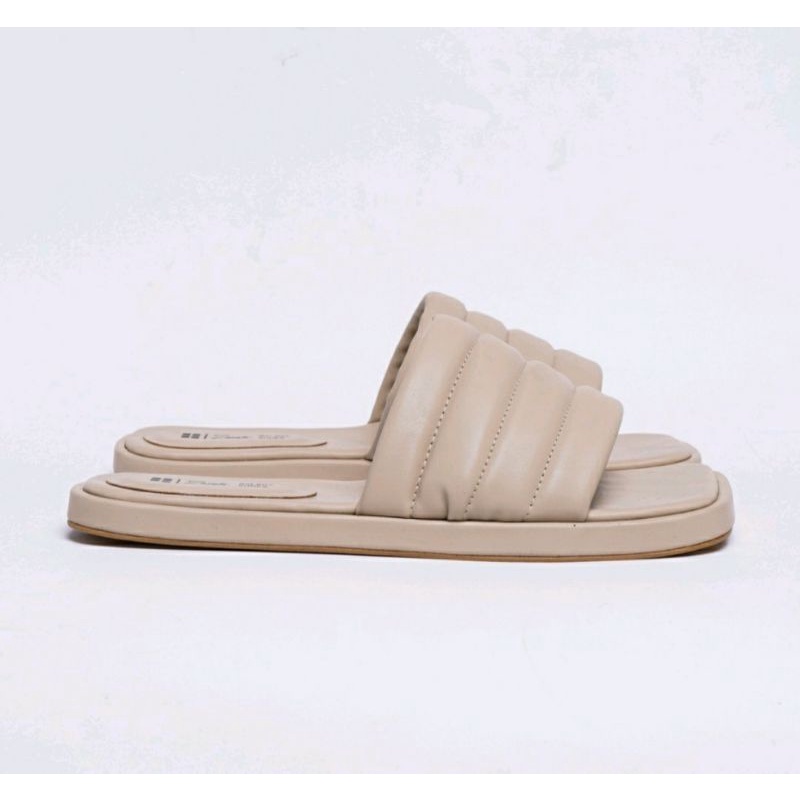 Sendal Garis.358Krem Wanita Super Big Size 41.42.43.44.45 Sendal Santai Rumahan Empuk Kaki Gemuk Lebar / Sandal Langka Ukuran Besar Bule