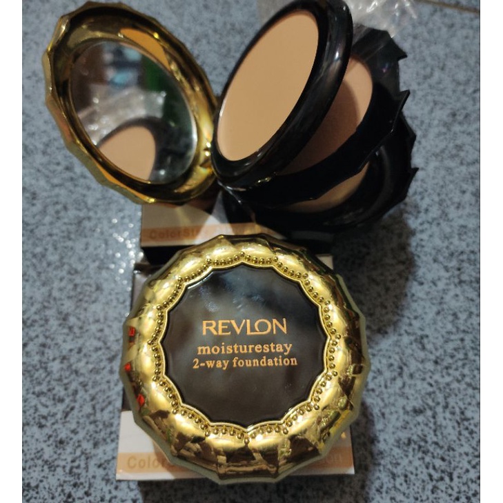 Medan Termurah Bedak padat + Foundation + Sponge + Kaca Bedak Revlon TWC 2in1