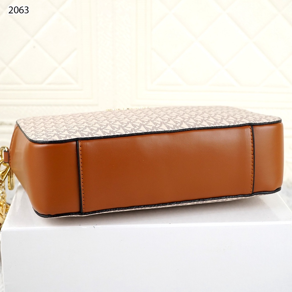 BAG Signature Crossbody 2063
