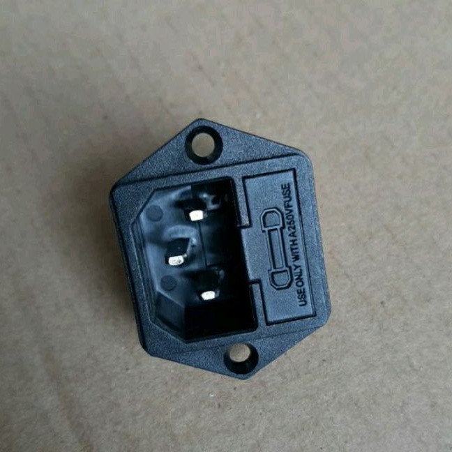 SOKET AC COMPUTER IN FUSE HOLDER