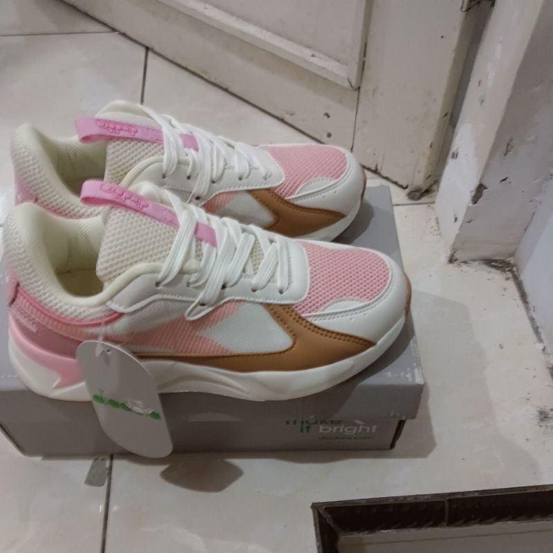sepatu diadora DAMIANO