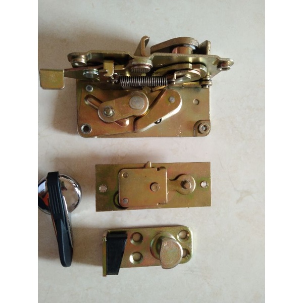 Jual DOOR LOCK SETRA - PART MEKANIK REPLACEMENT | Shopee Indonesia