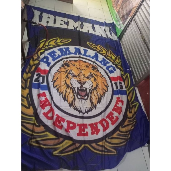 Giant flag 2,5x3 , bisa request desain